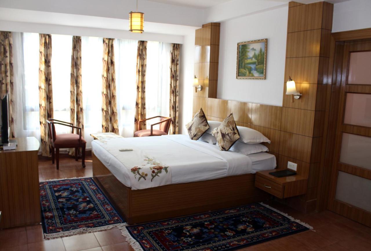 Hotel Tarayana Гангток Екстериор снимка