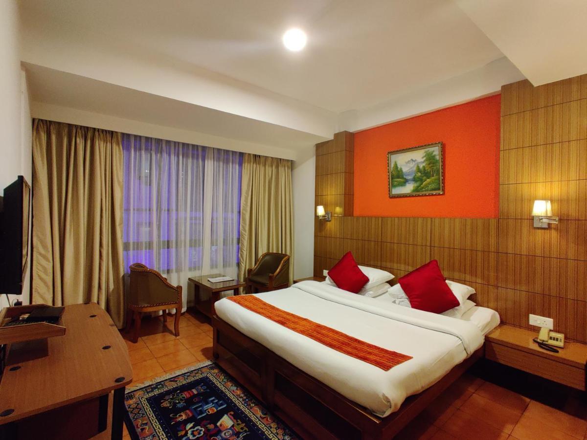 Hotel Tarayana Гангток Екстериор снимка